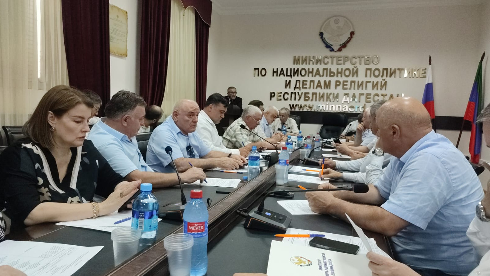 Сегодня в здании Министерства по национальной политике Республики Дагестан состоялись общественные слушания, на тему «Развитие общественных советов при органах государственной власти Республики Дагестан»